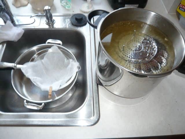 https://www.dadcooksdinner.com/wp-content/uploads/2008/12/7.-Straining-Station.jpg