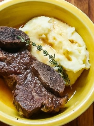 Pressure Cooker Short Ribs | DadCooksDinner.com