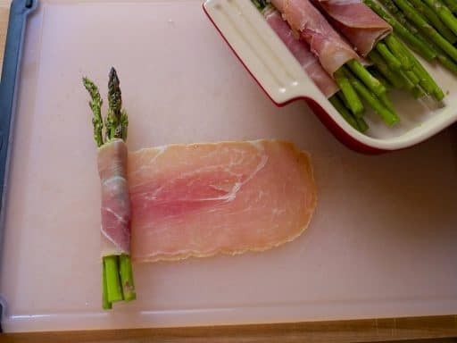 Grilled Asparagus and Prosciutto Wraps | DadCooksDinner.com