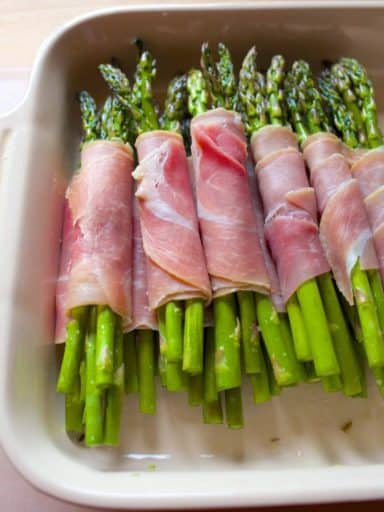 Grilled Asparagus and Prosciutto Wraps | DadCooksDinner.com