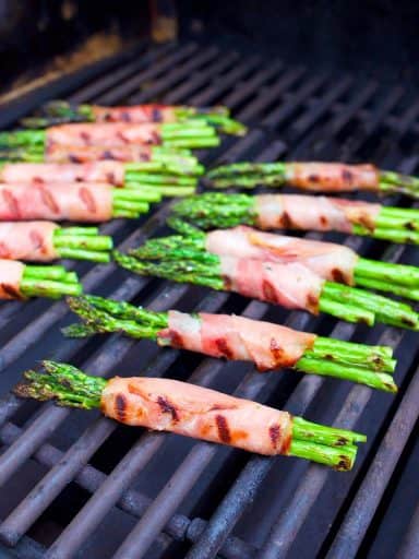Grilled Asparagus and Prosciutto Wraps | DadCooksDinner.com