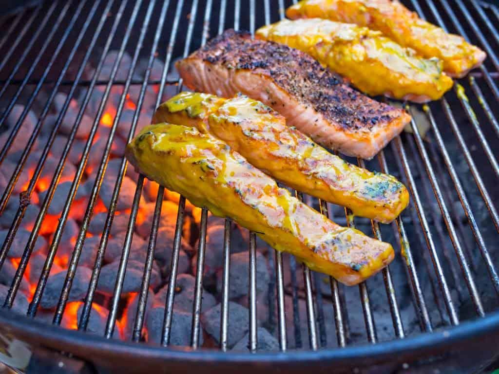 https://www.dadcooksdinner.com/wp-content/uploads/2014/11/Grilled-2BSalmon-2Bwith-2BMustard-2BBarbecue-2BSauce-6218.jpg