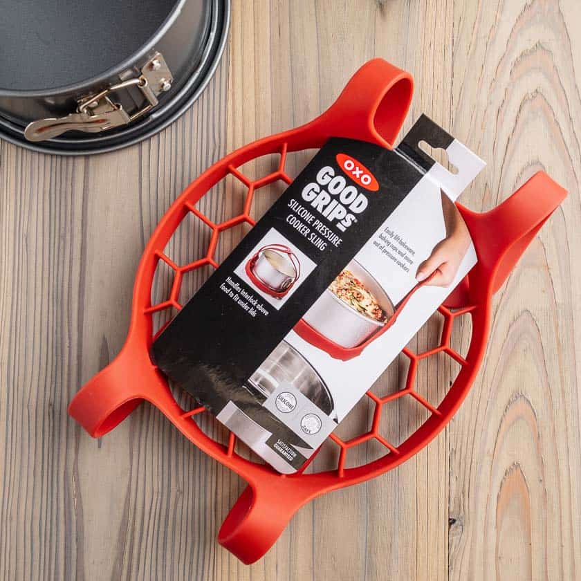 https://www.dadcooksdinner.com/wp-content/uploads/2018/11/Oxo-Silicone-Pressure-Cooker-Sling-0078.jpg