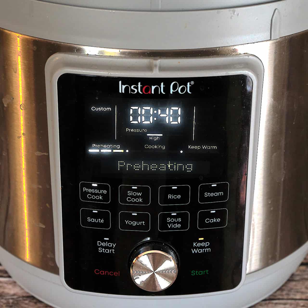 An Instant Pot set to pressure cook for 40 minutes on high pressure