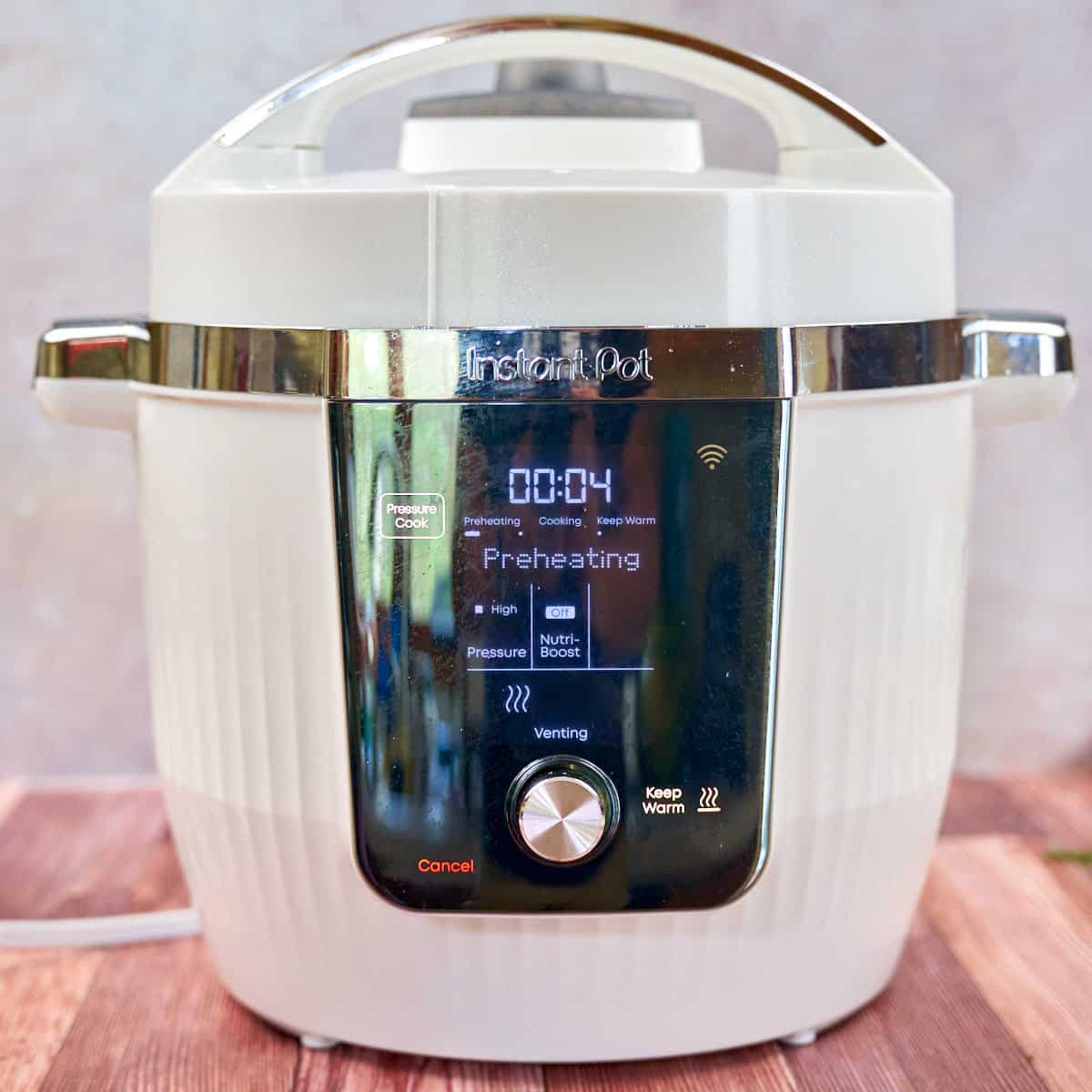 Instant Pot set to cook on high pressure for 4 minutes