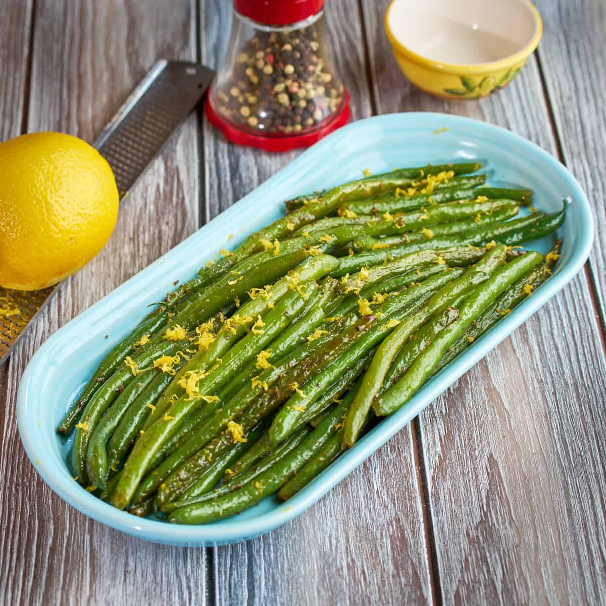 A plate of sautéed green beans