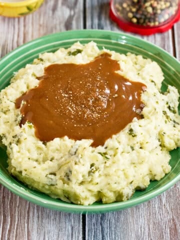 A bowl of Instant Pot Stamppot