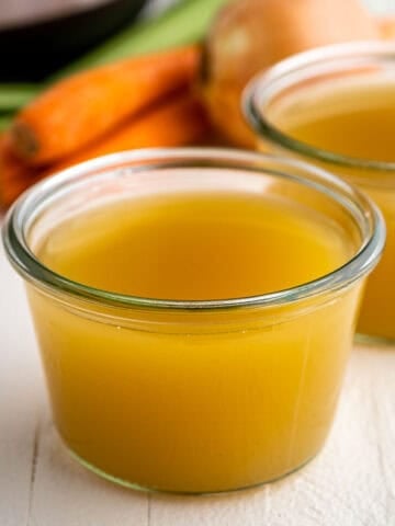 Jars of Instant Pot Turkey Giblet Broth