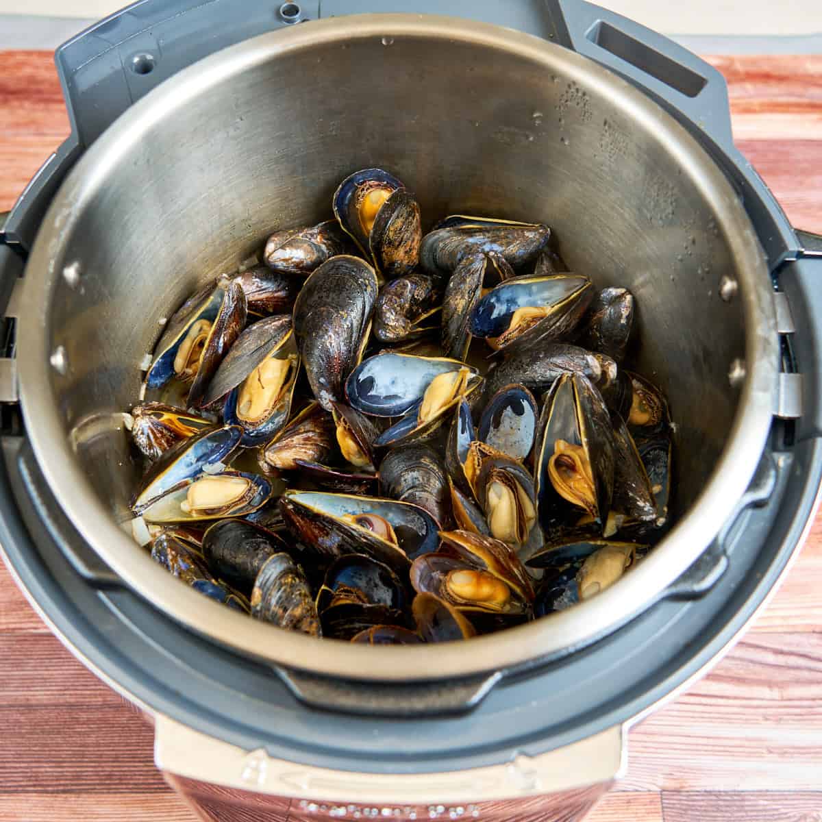 Mussels after cooking - all opened up