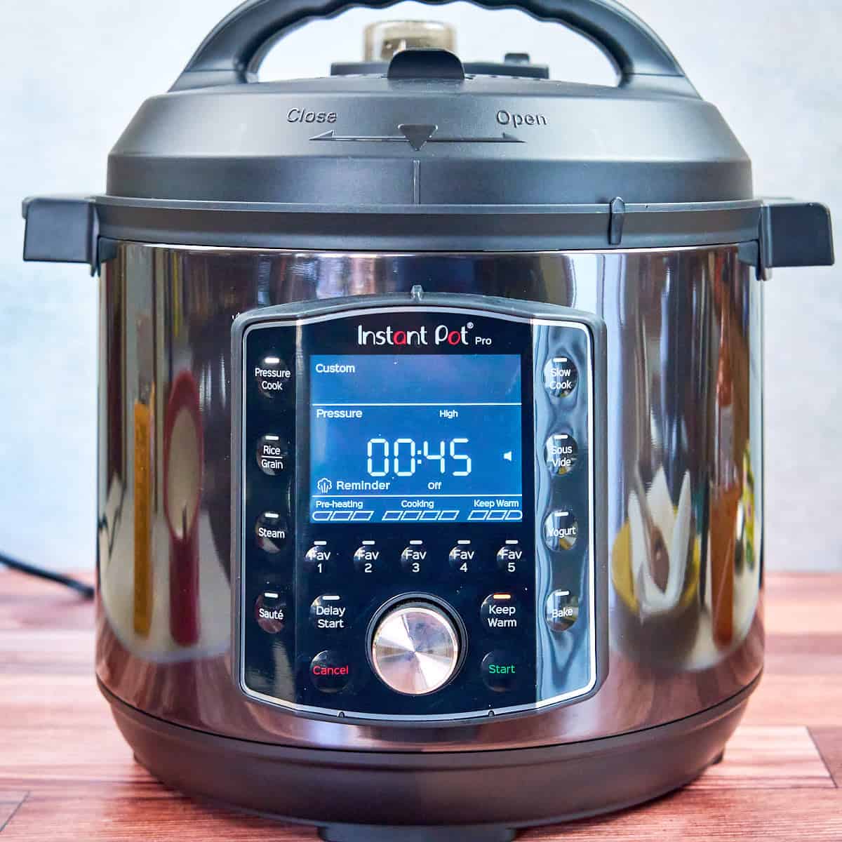 Pressure cooker set to 45 minutes